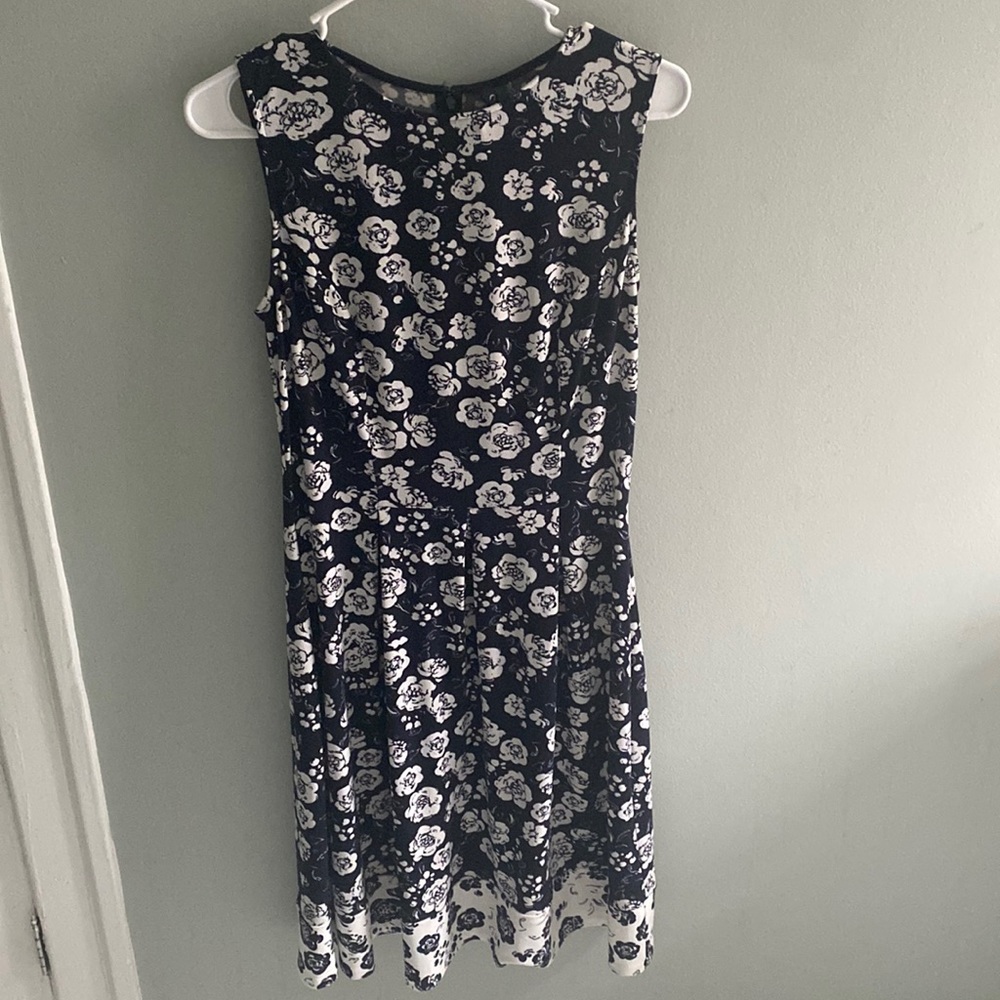 Medium Chaps navy and white floral dress